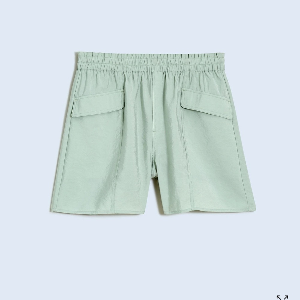 Pull-On Cargo Shorts in Softdrape